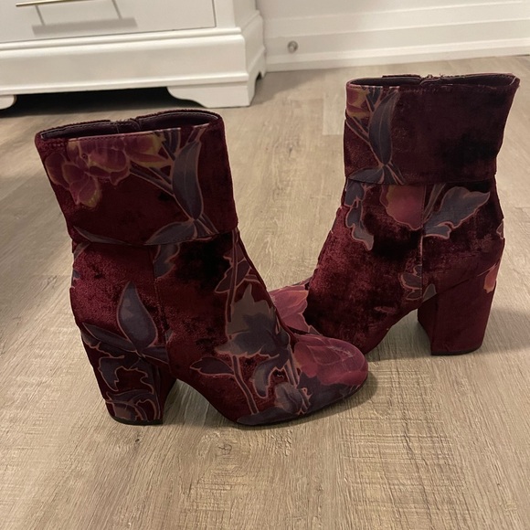 in perfect conditions, Color: board - Picture 2 of 5